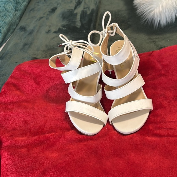 Elegant White Strappy Heels - Picture 2 of 6
